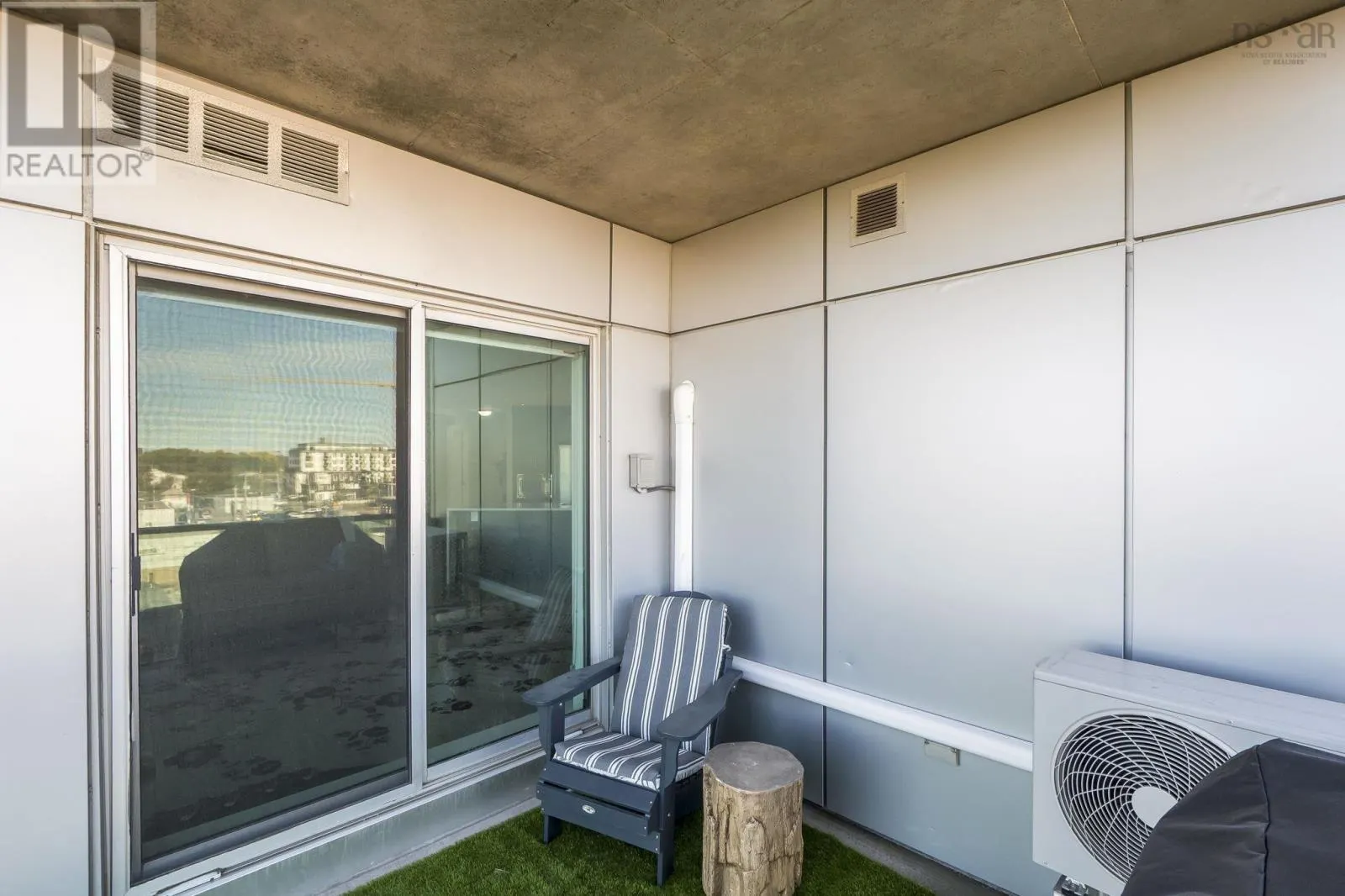#505 - 2677 Gladstone Street