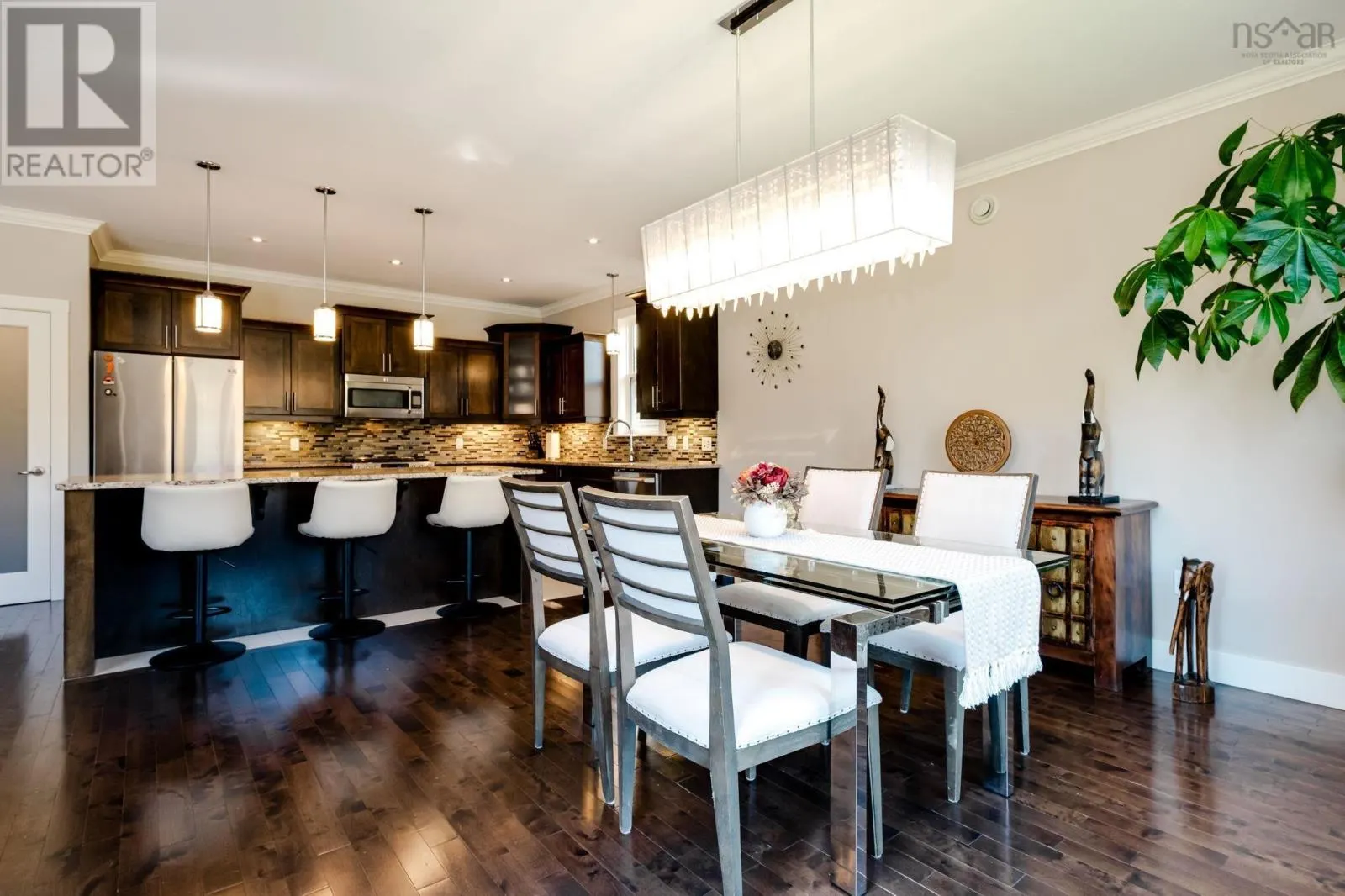 32 Hollyhock Way