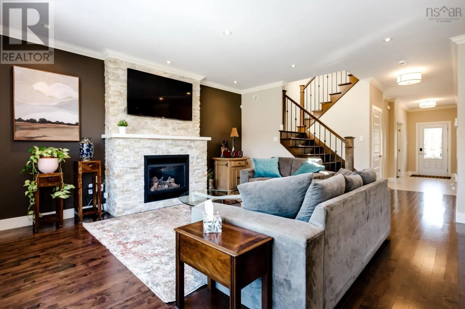 32 Hollyhock Way