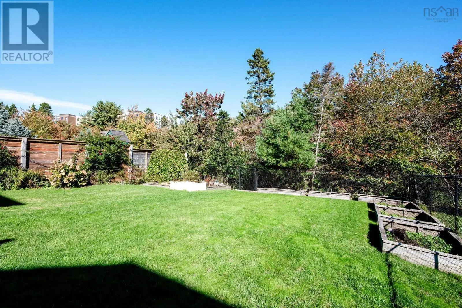 32 Hollyhock Way