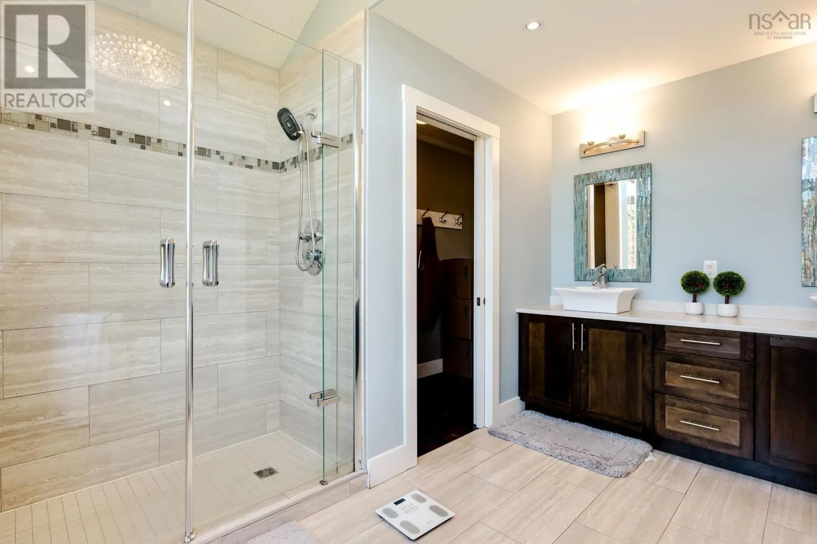 32 Hollyhock Way