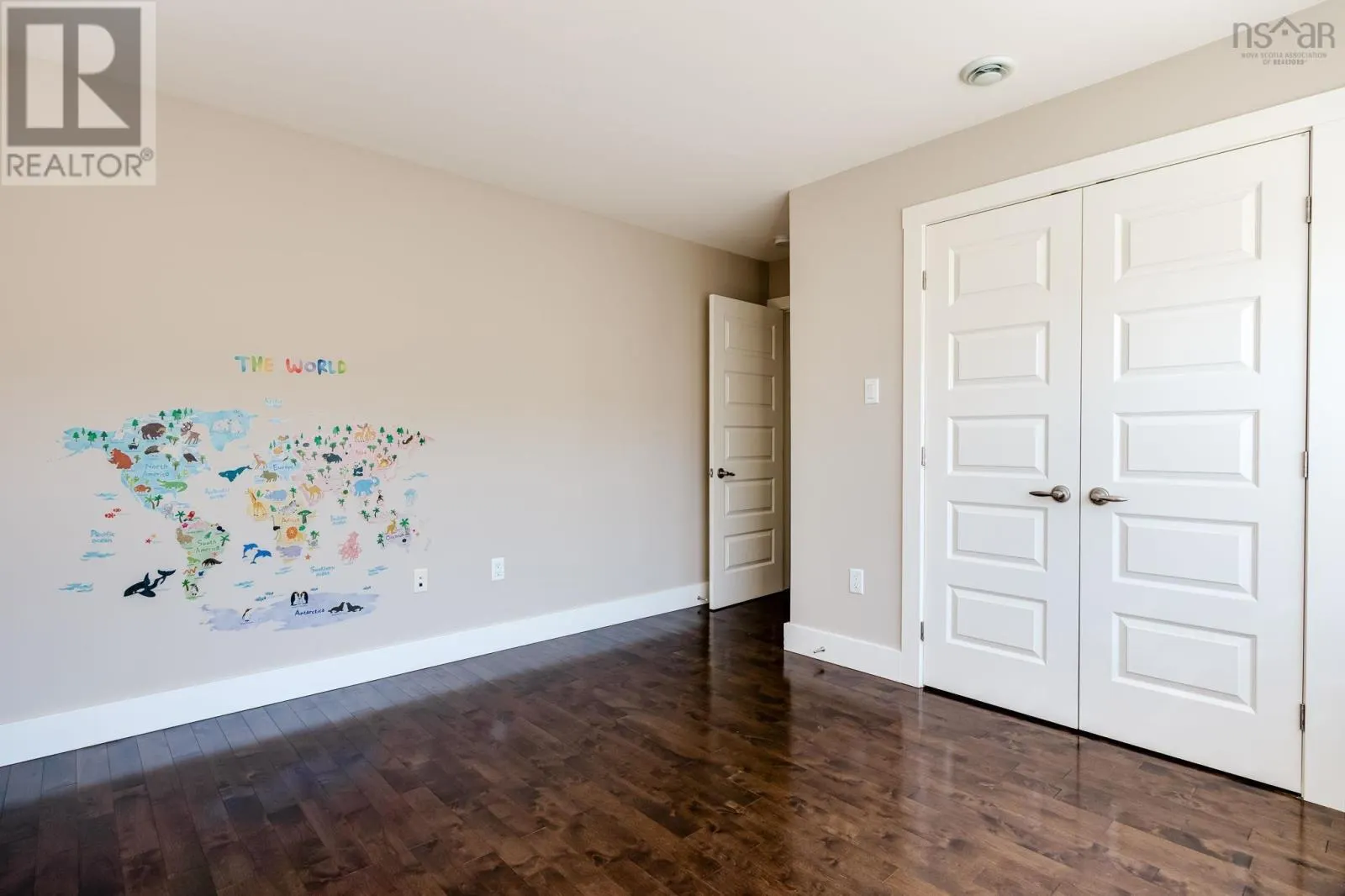 32 Hollyhock Way