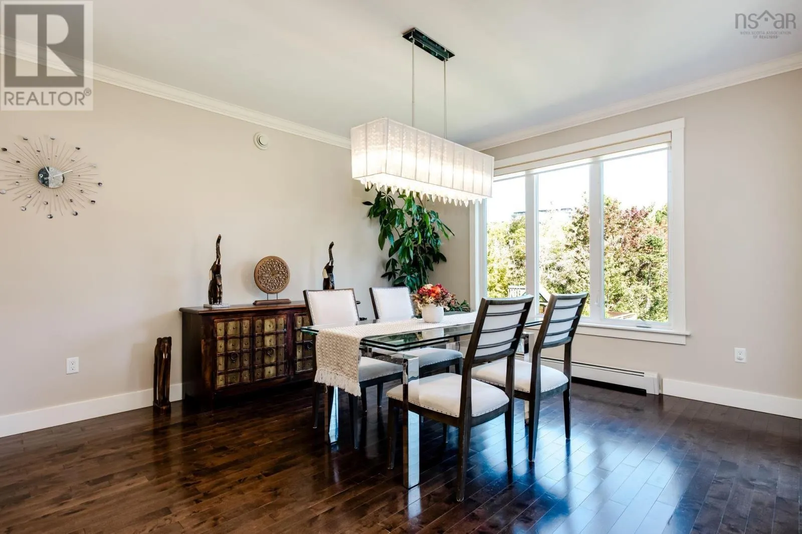 32 Hollyhock Way