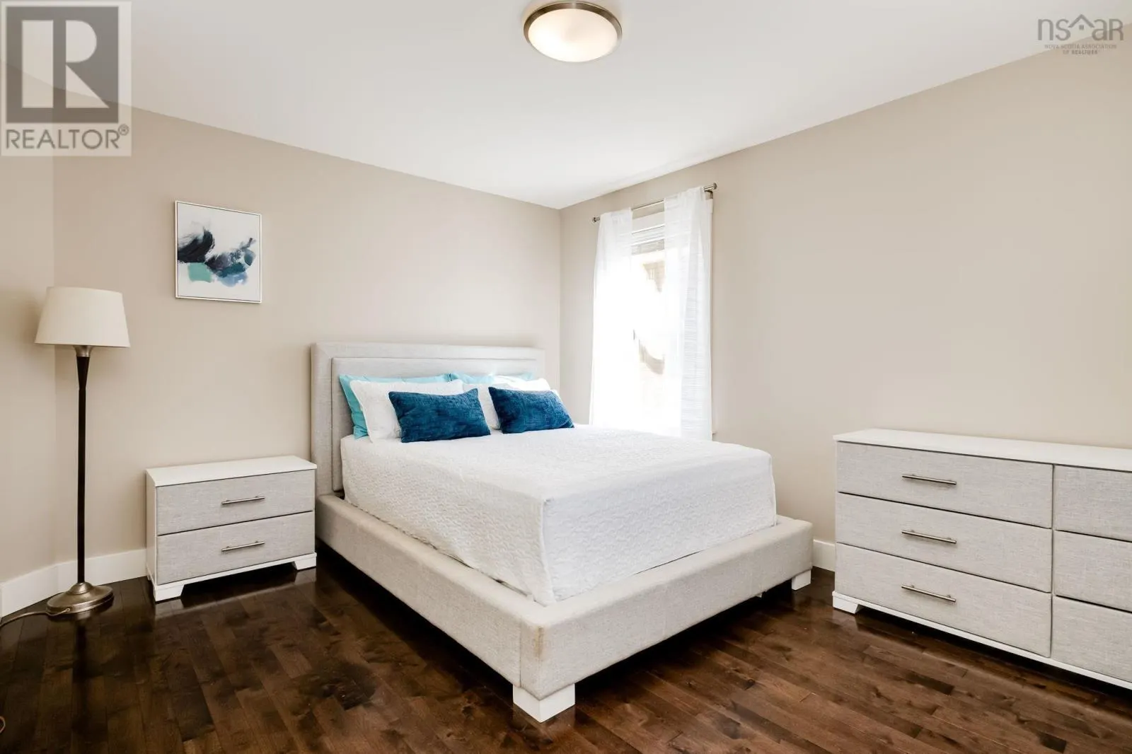 32 Hollyhock Way