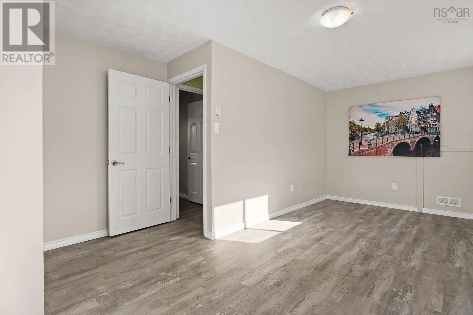 1022/1024 Marie Crescent