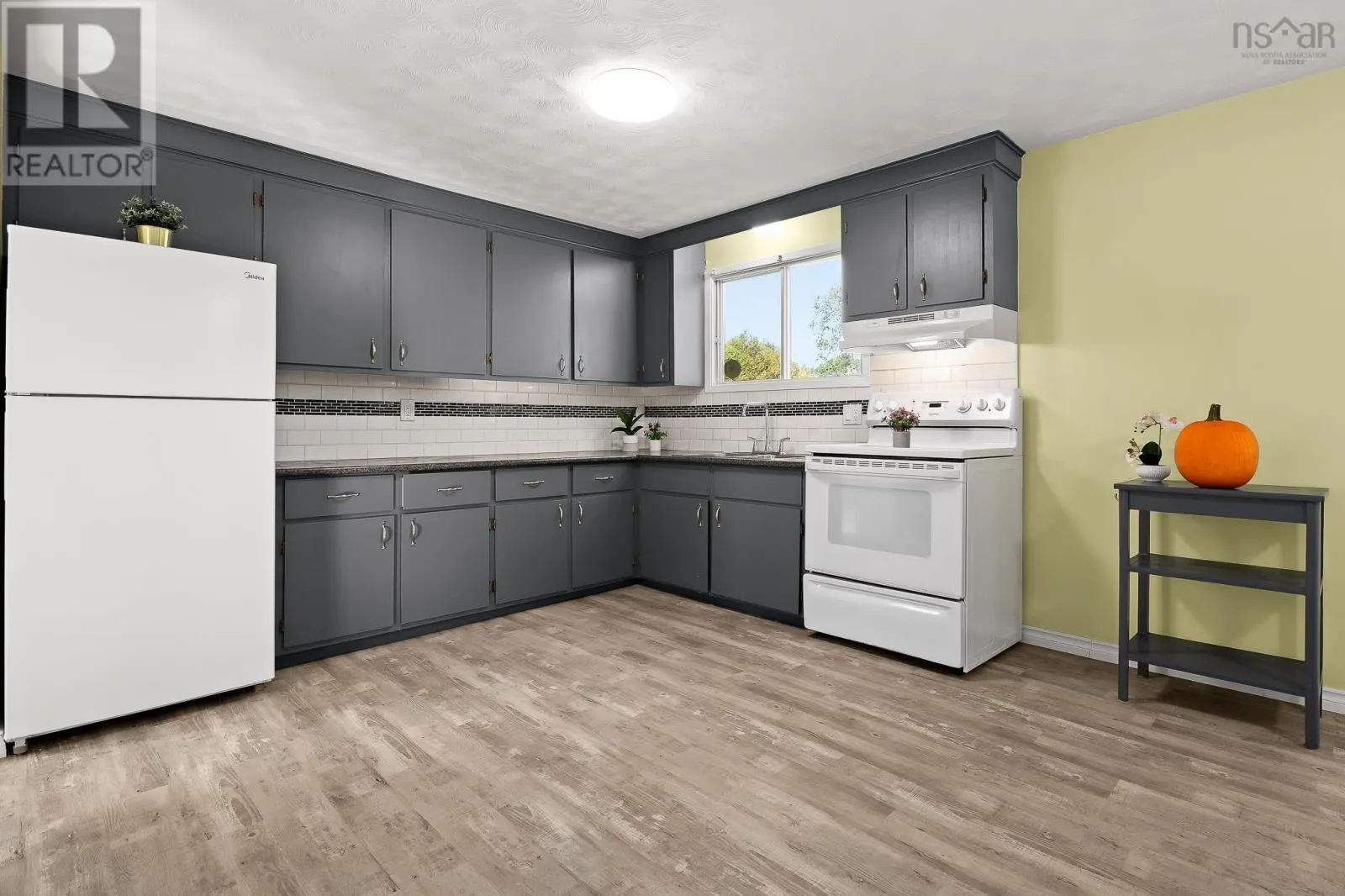 1022/1024 Marie Crescent