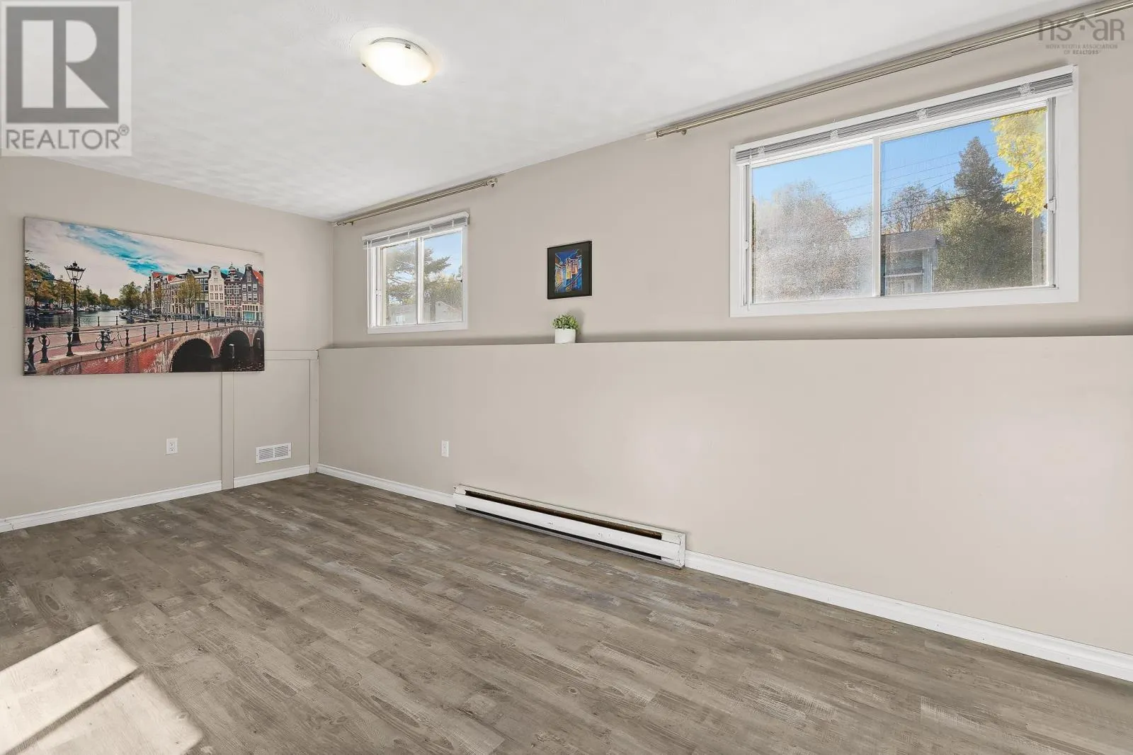 1022/1024 Marie Crescent