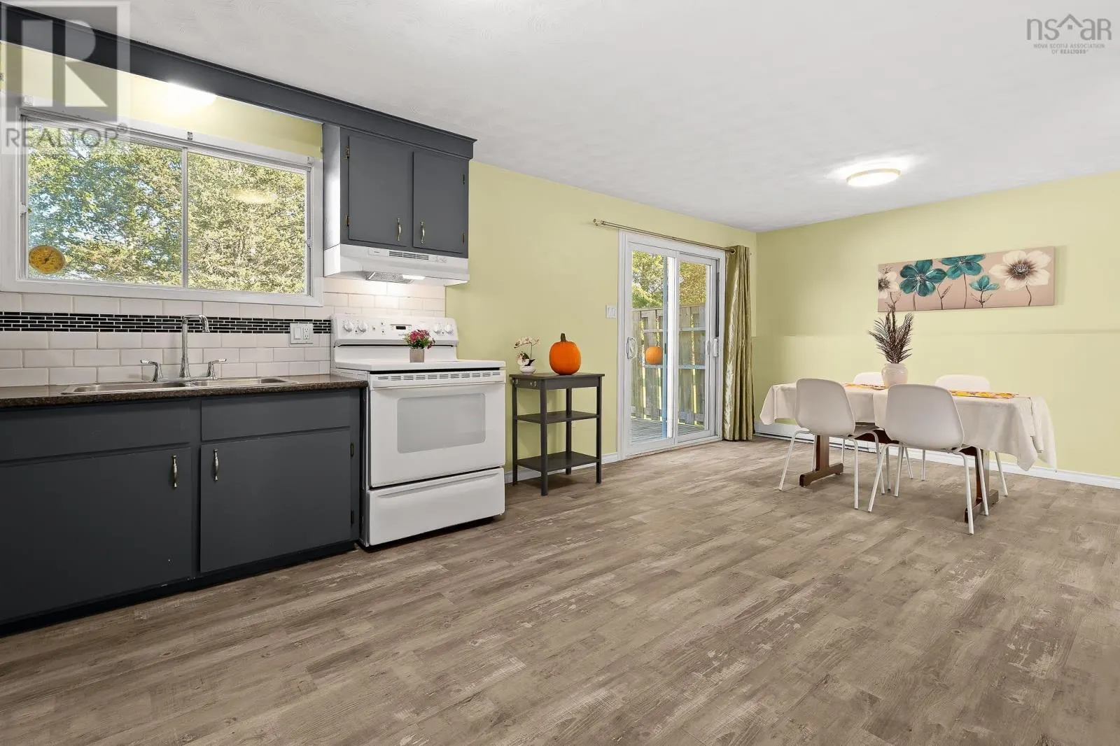 1022/1024 Marie Crescent