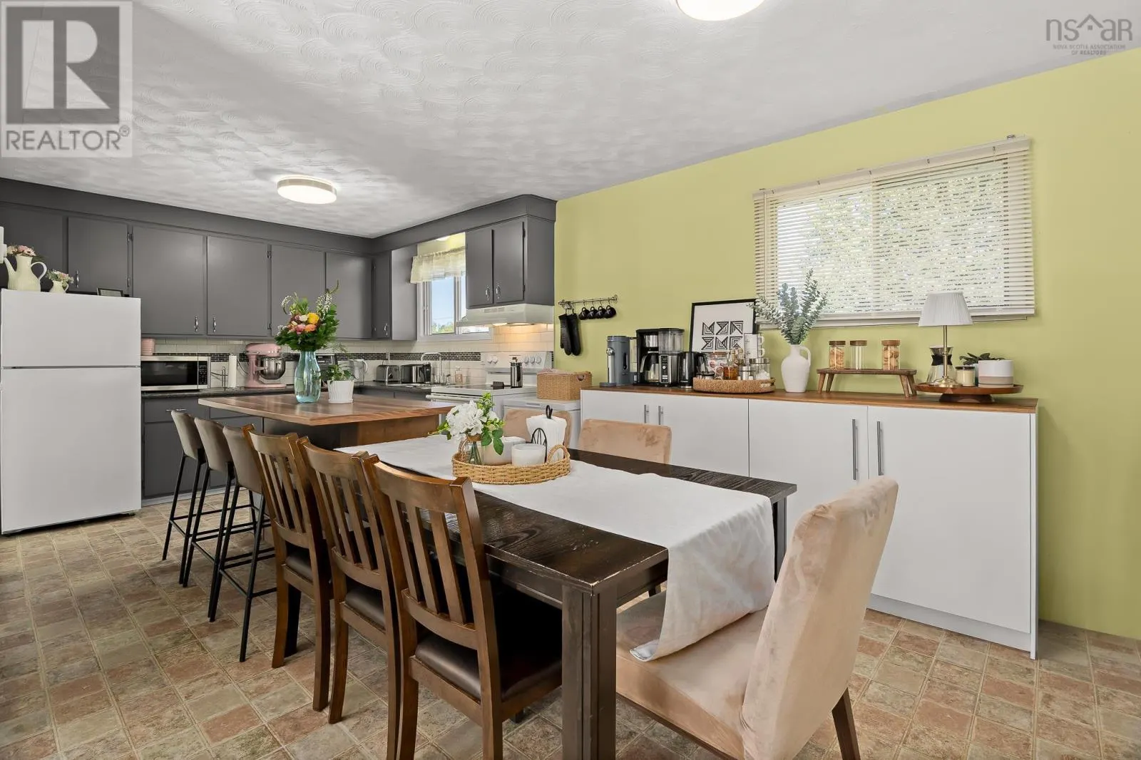 1022/1024 Marie Crescent