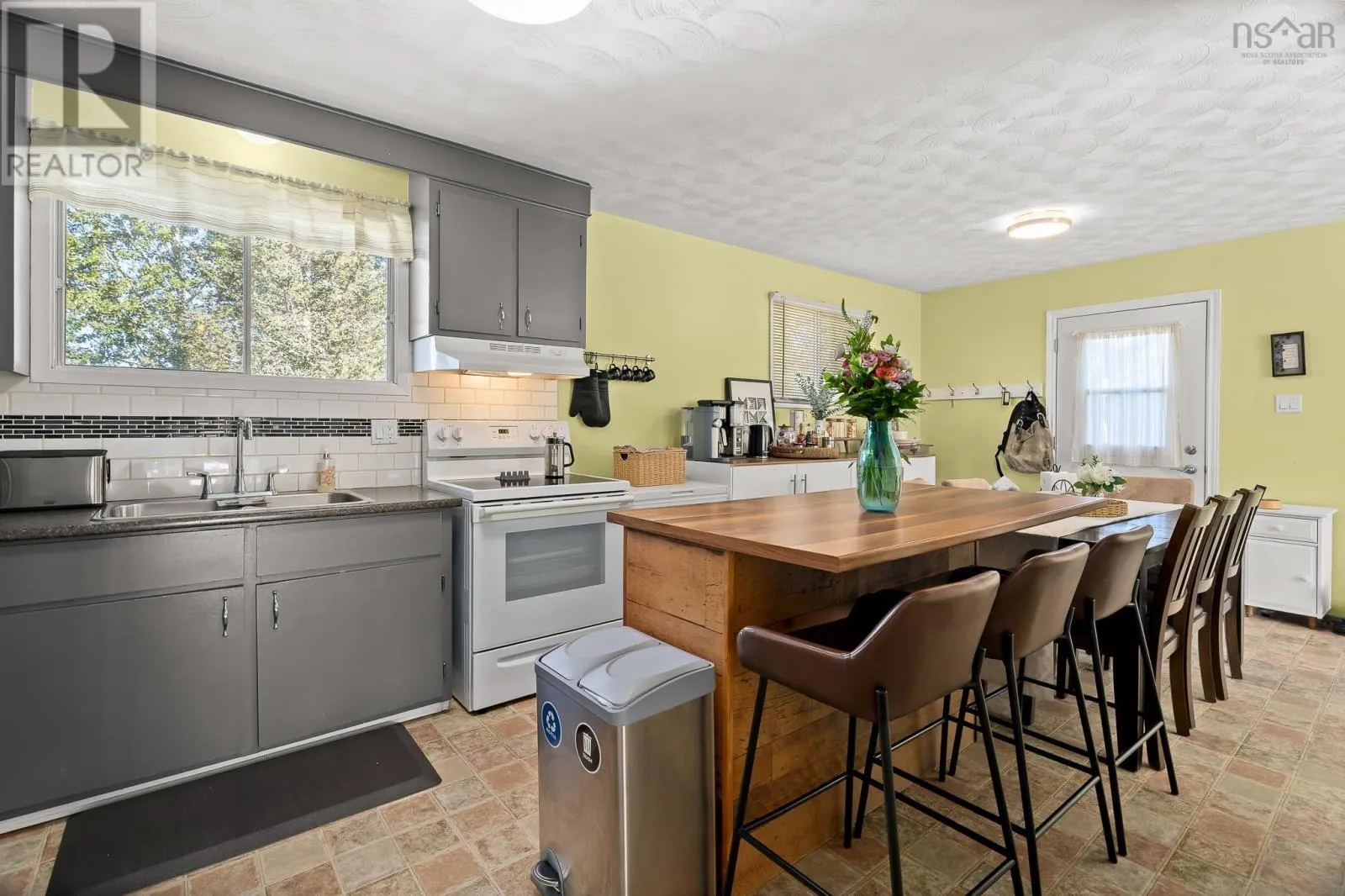 1022/1024 Marie Crescent