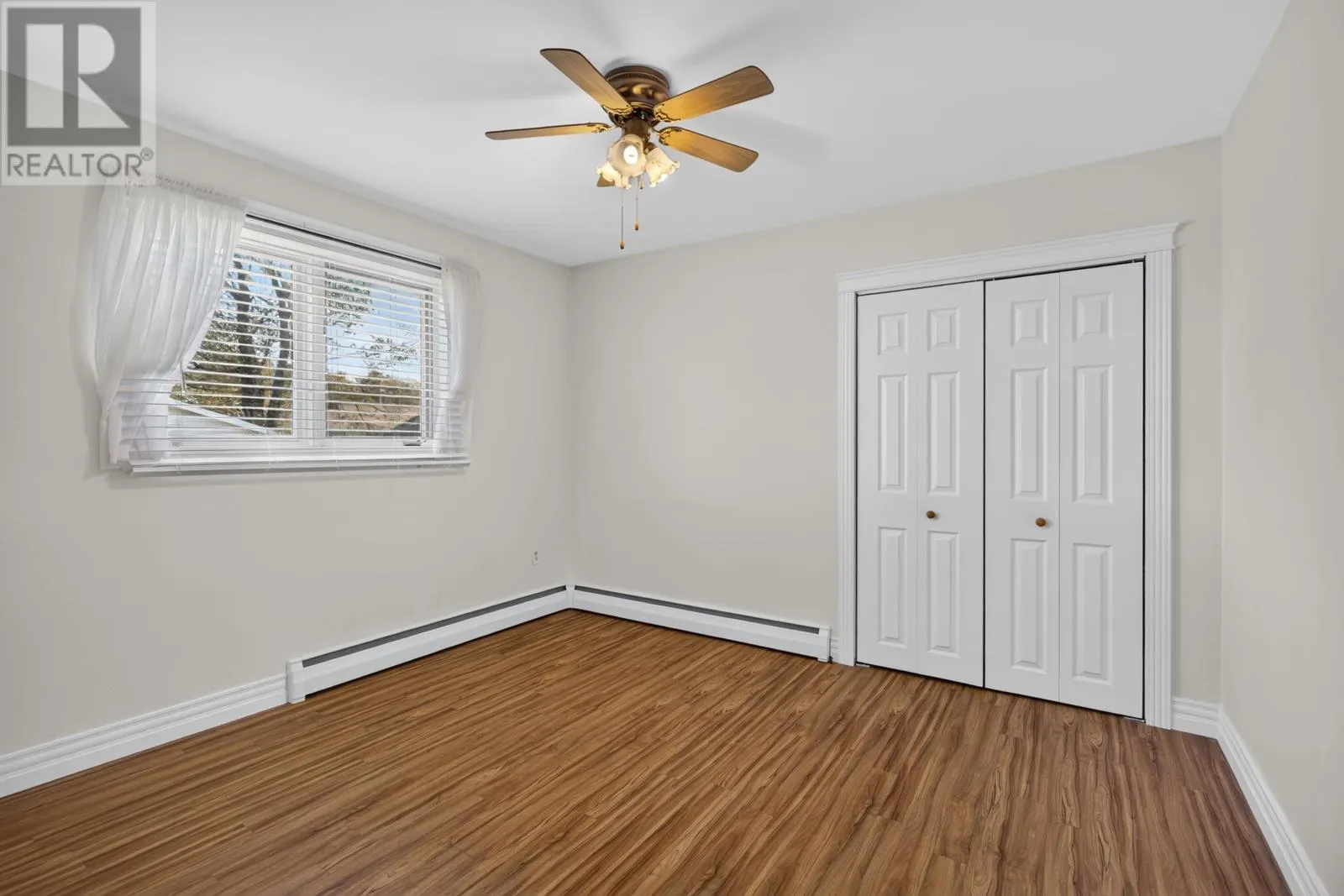 17 Newland Crescent