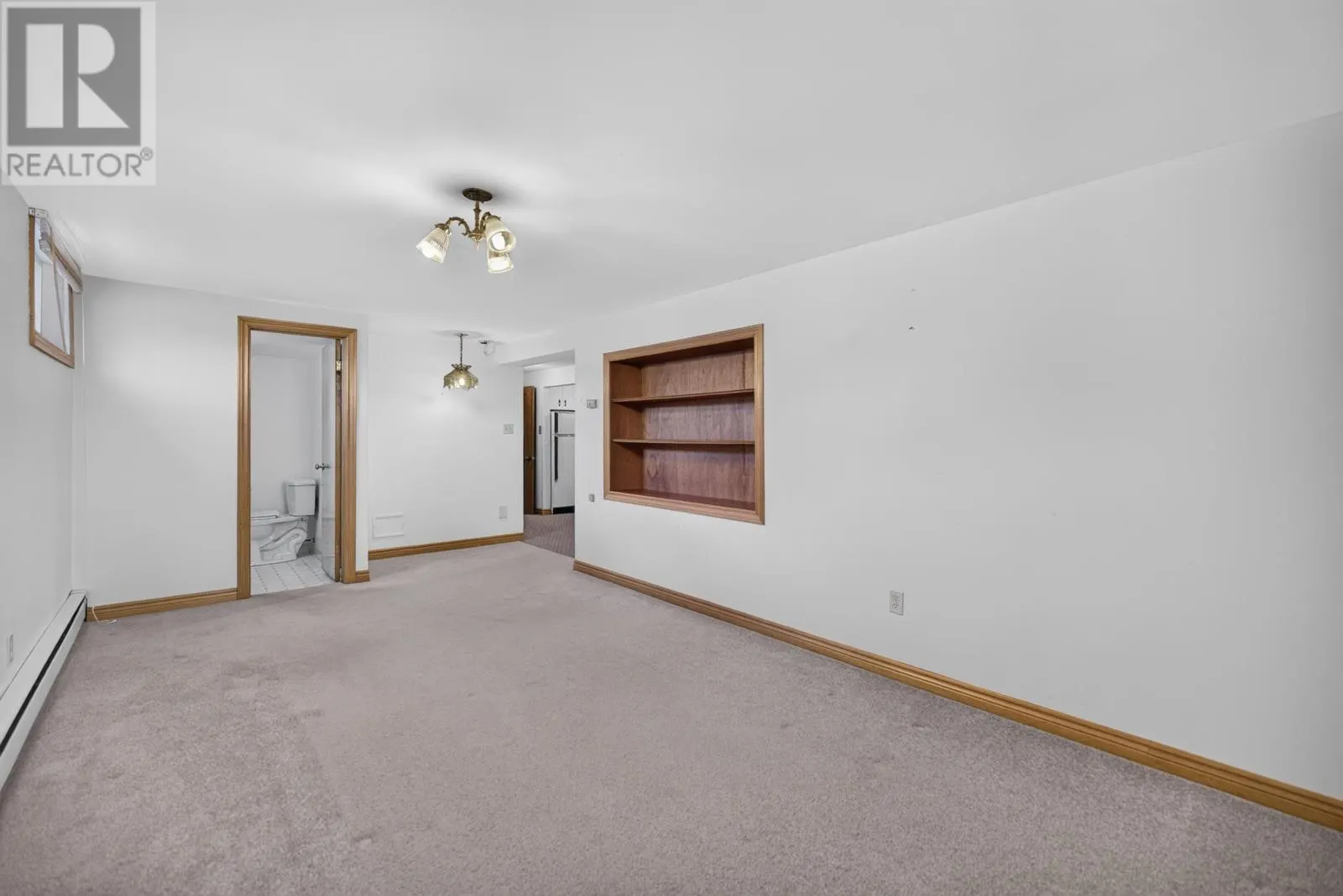 17 Newland Crescent