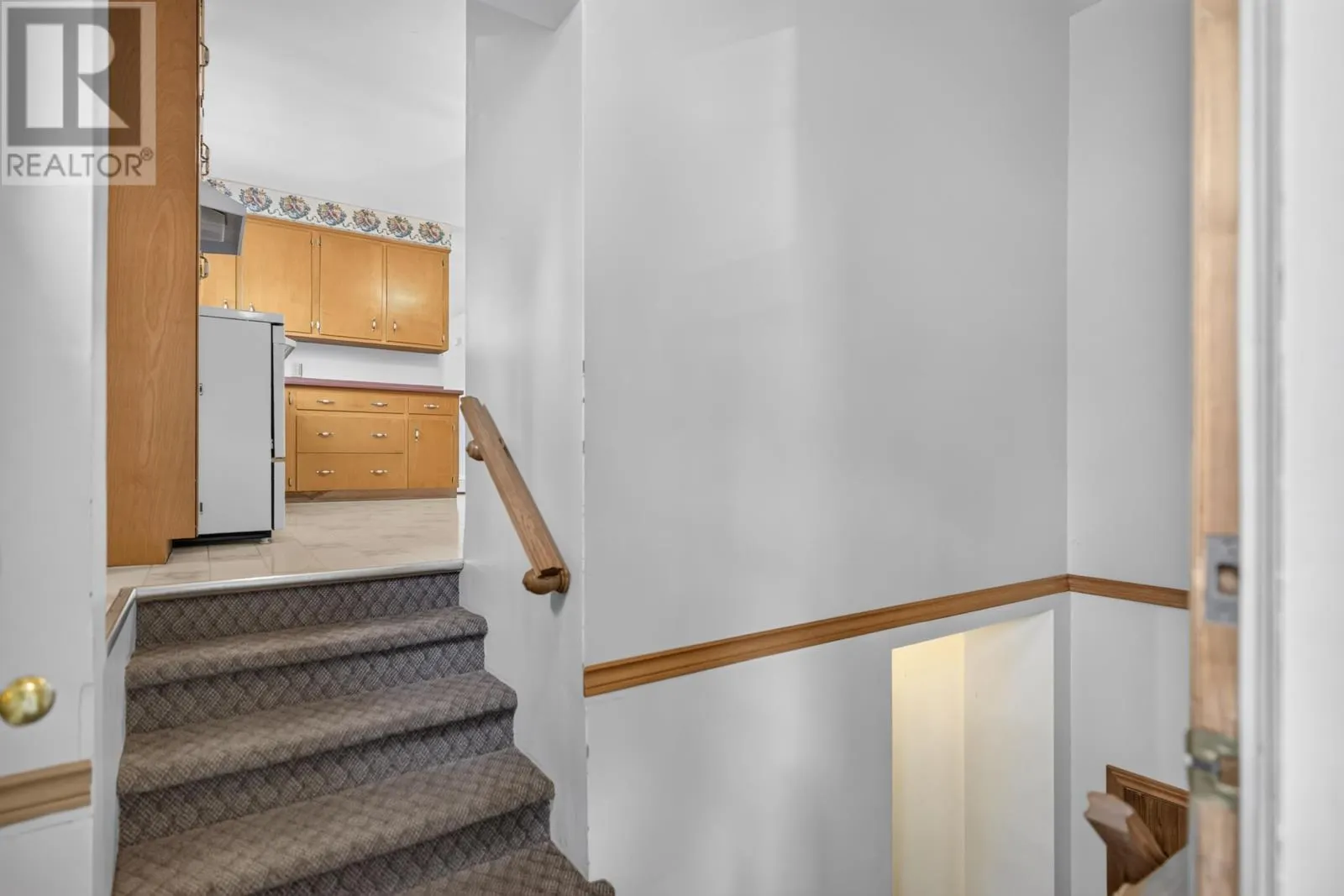 17 Newland Crescent