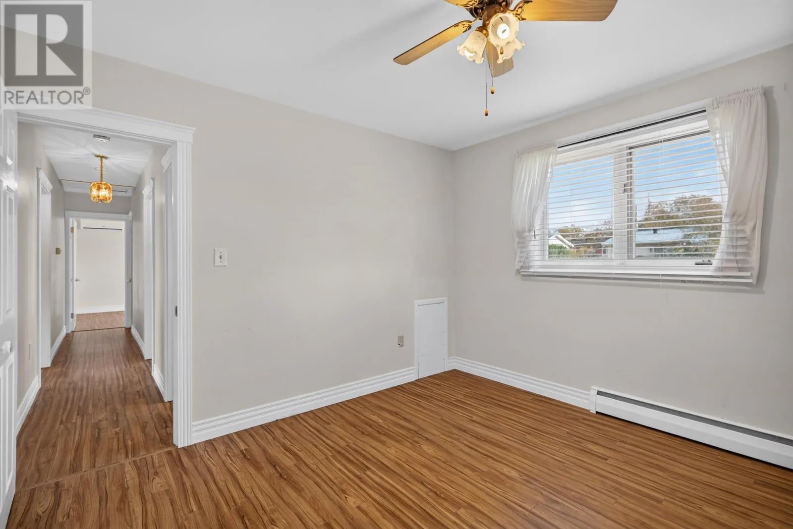 17 Newland Crescent