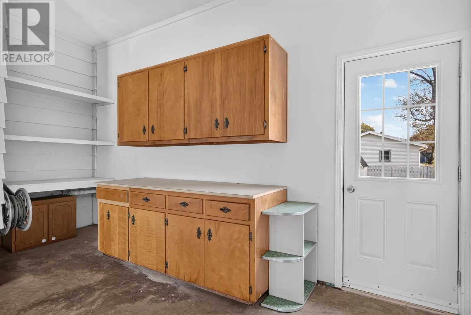 17 Newland Crescent