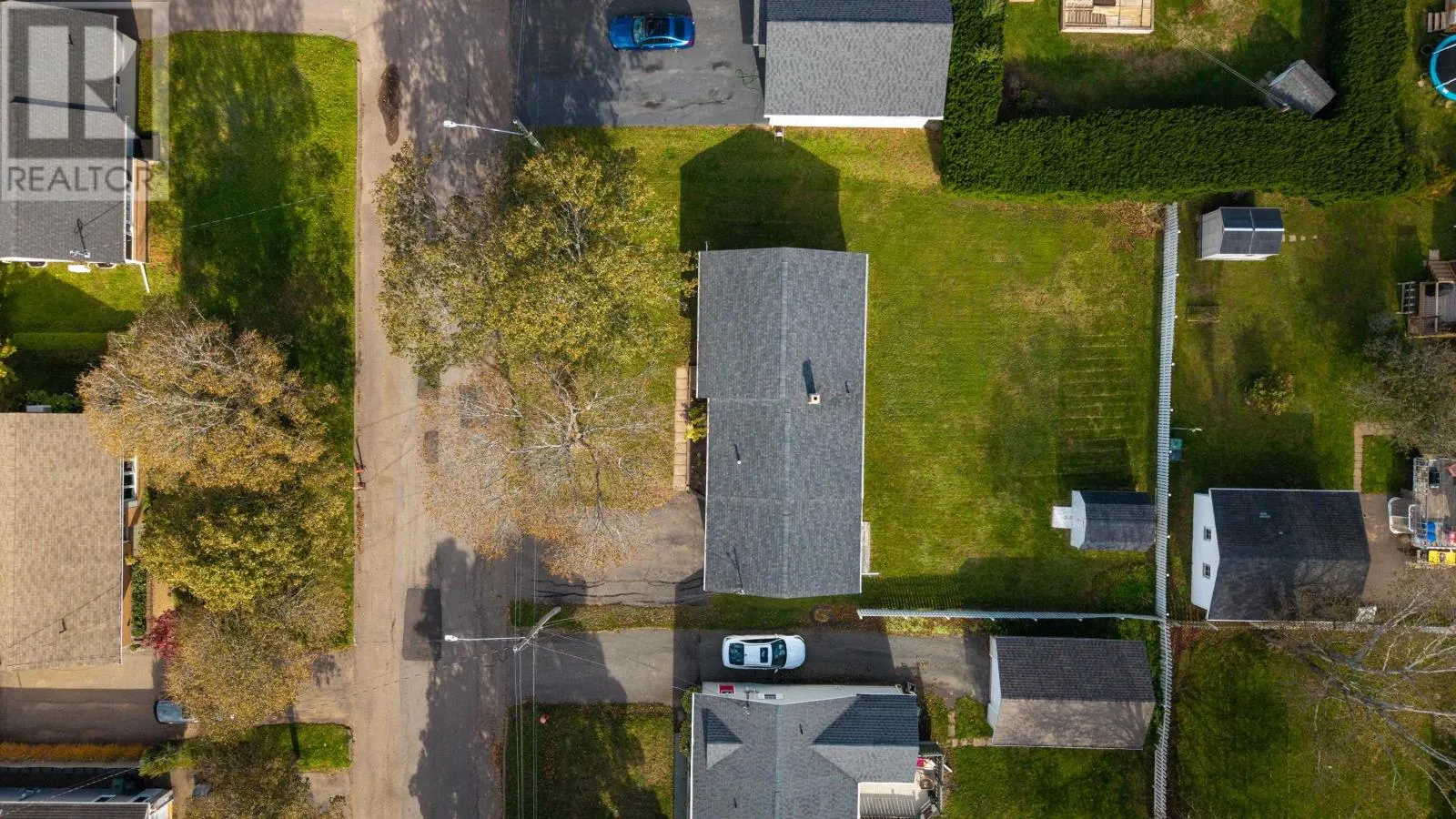17 Newland Crescent