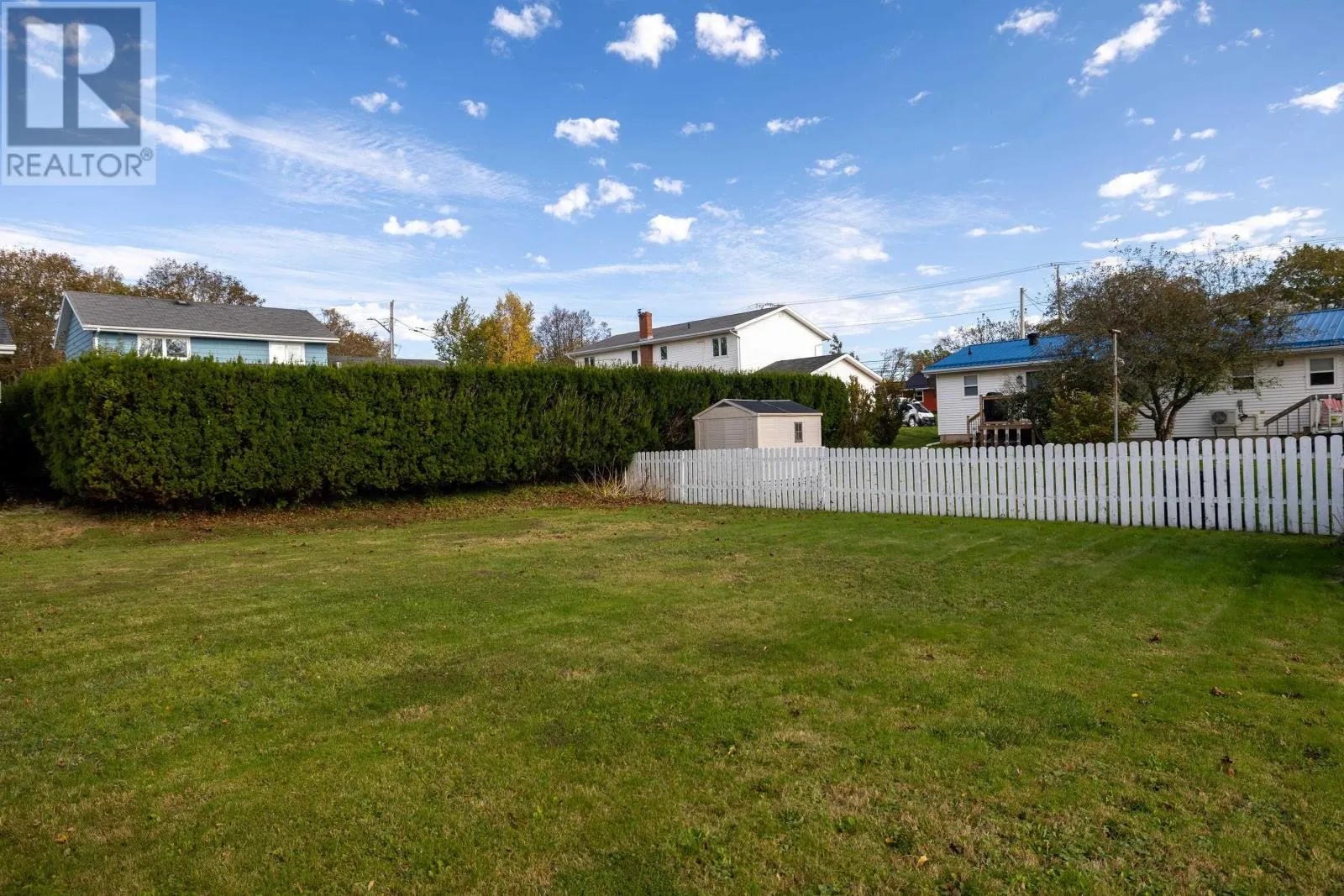 17 Newland Crescent