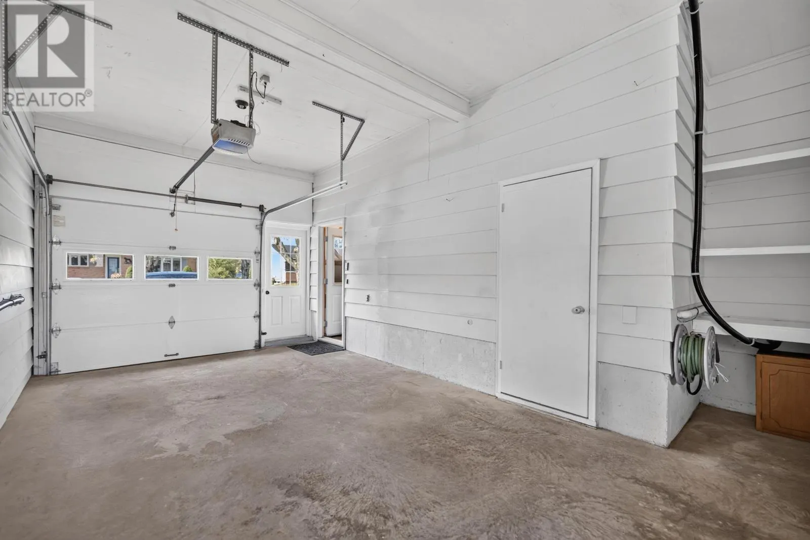 17 Newland Crescent