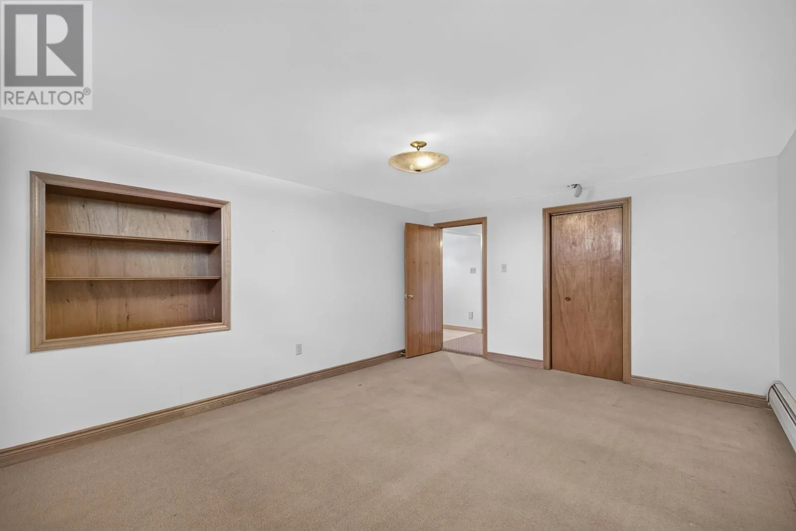 17 Newland Crescent