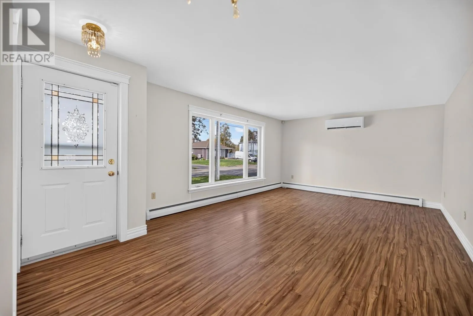 17 Newland Crescent