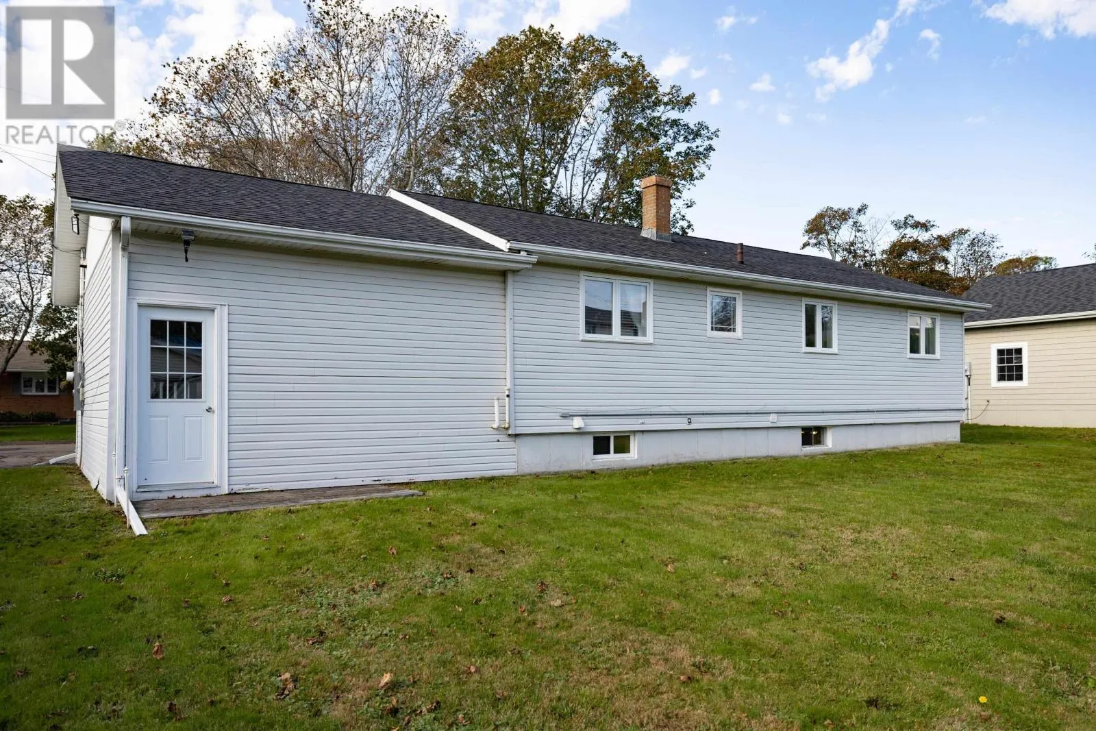 17 Newland Crescent