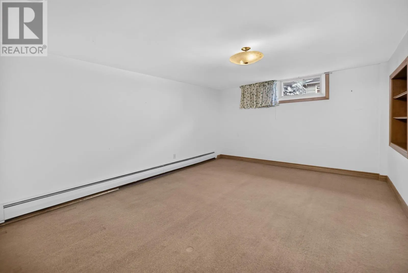 17 Newland Crescent