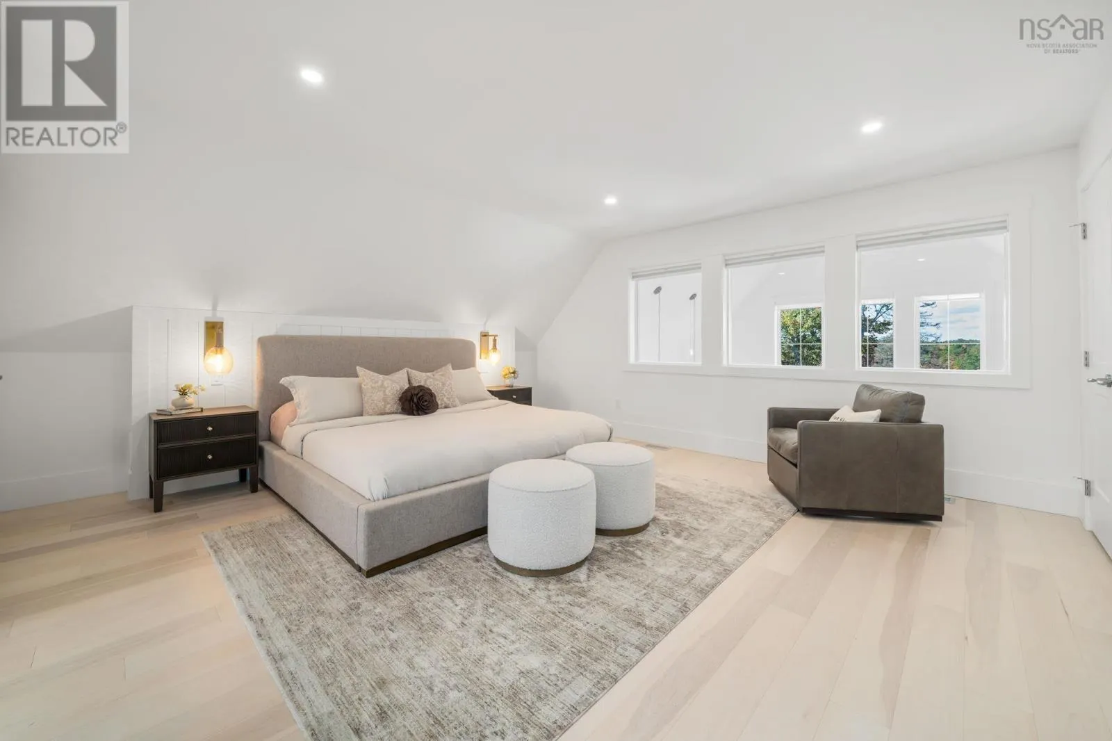 22 Western Point Lane