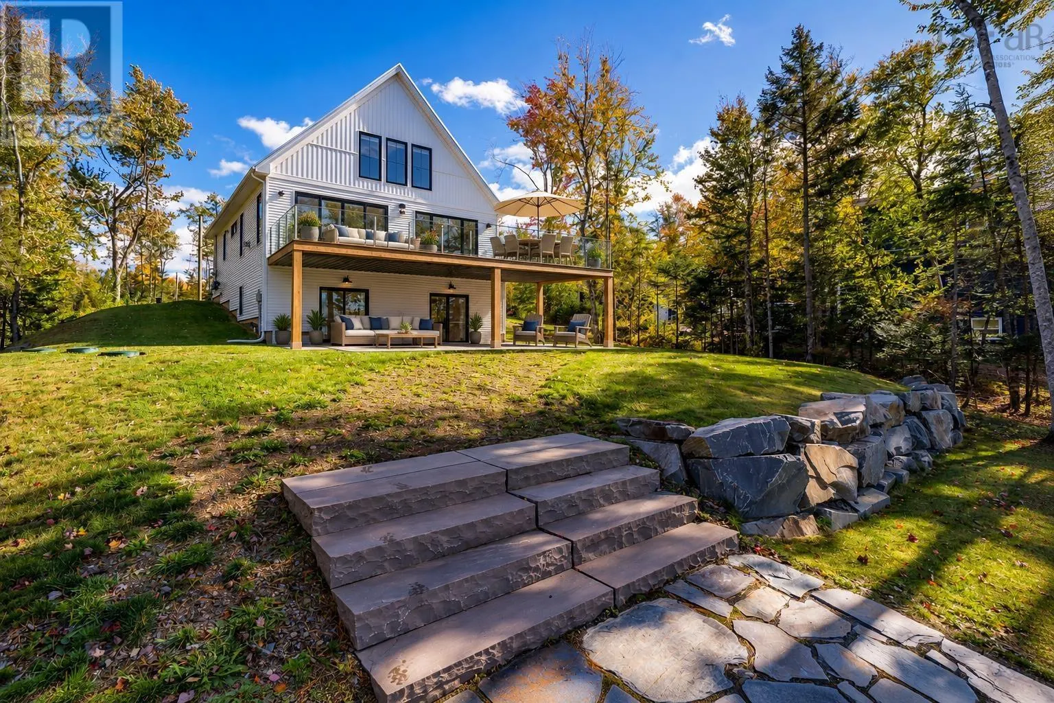 22 Western Point Lane