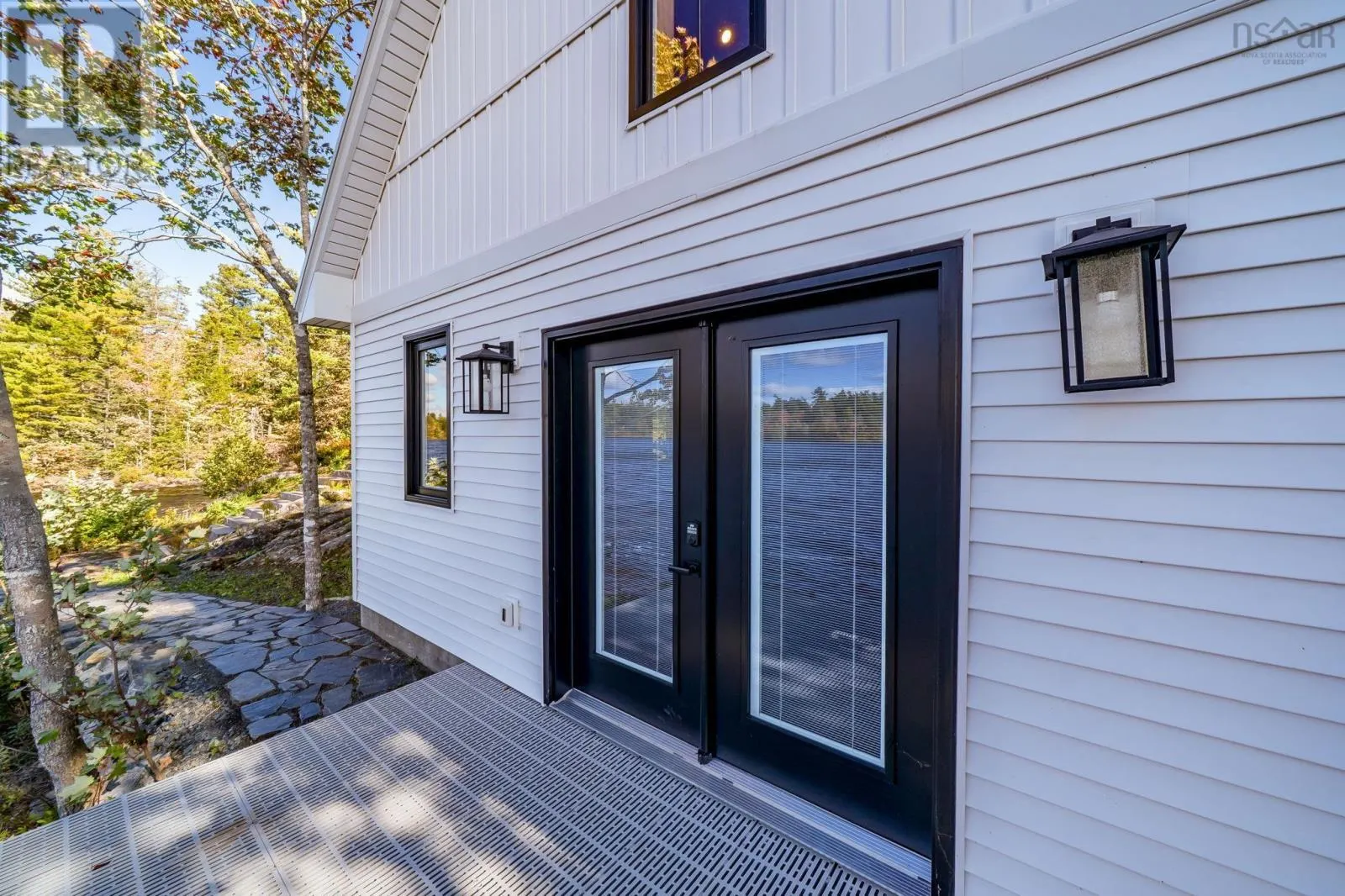 22 Western Point Lane
