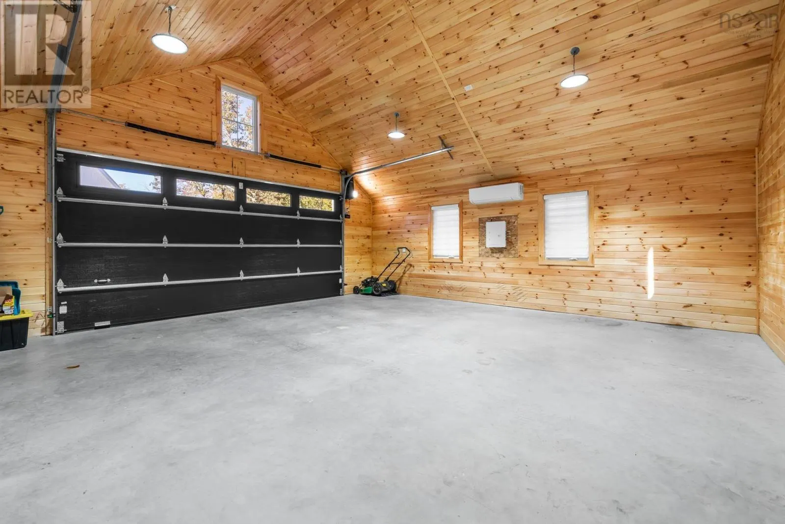 22 Western Point Lane