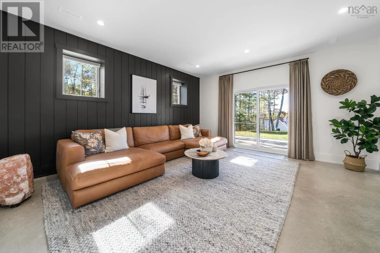 22 Western Point Lane