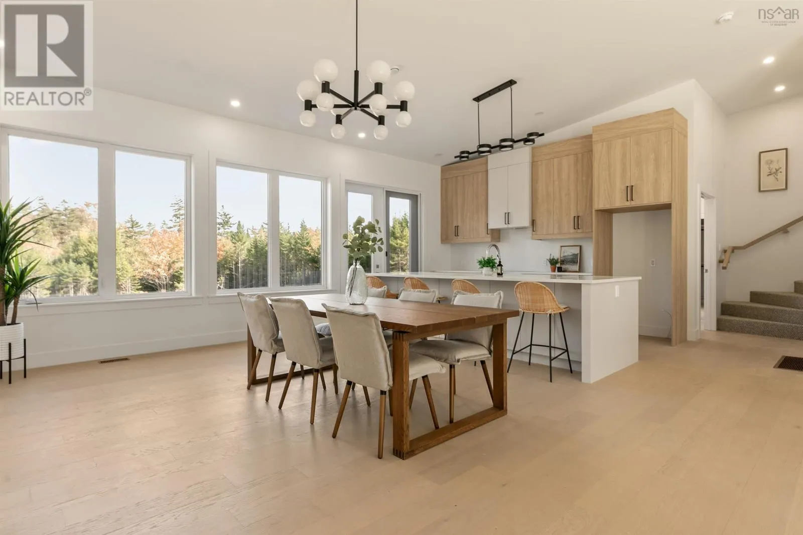 394 Canoe Crescent