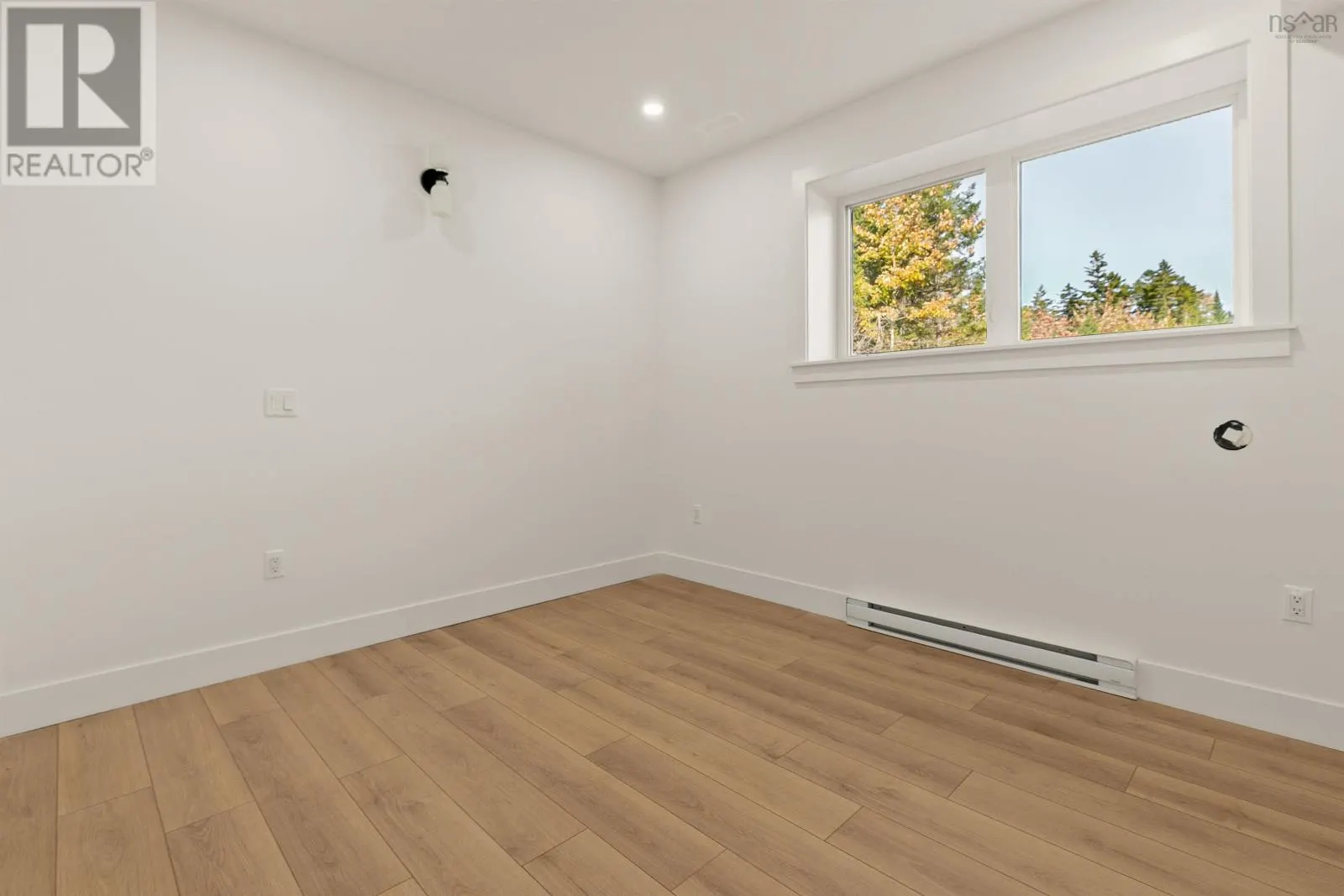 394 Canoe Crescent