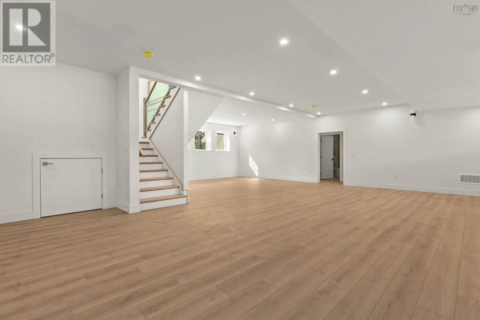 394 Canoe Crescent