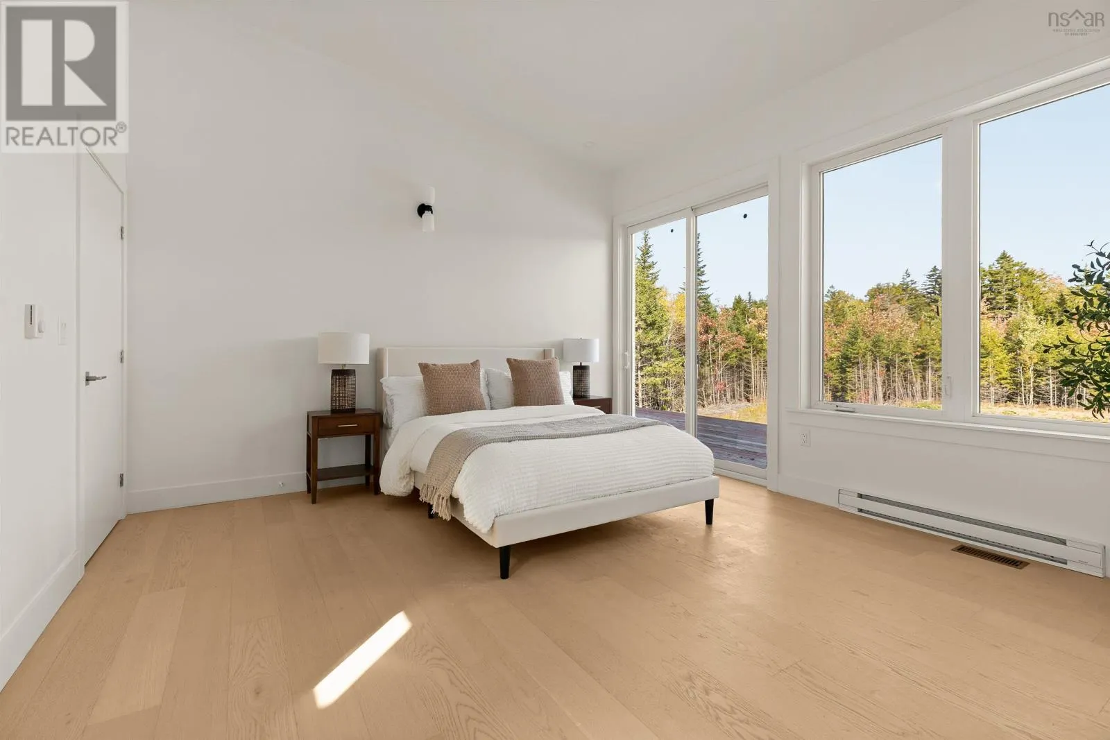 394 Canoe Crescent