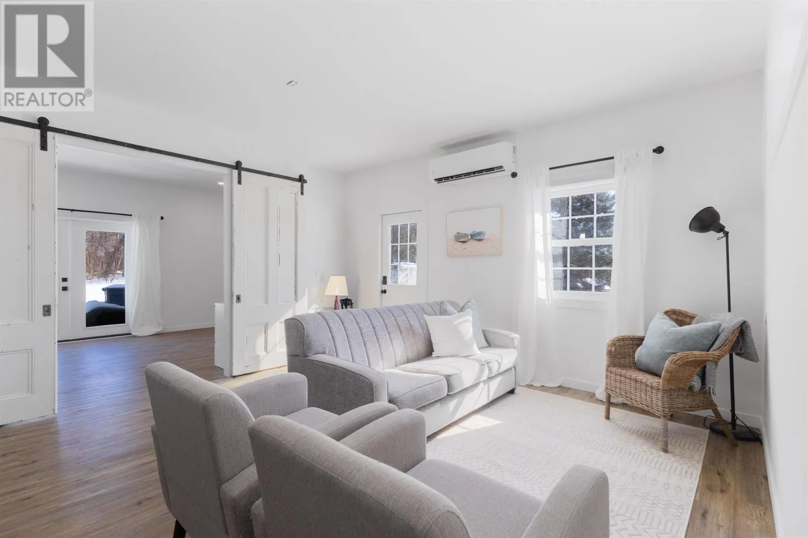 45 Earl Drive