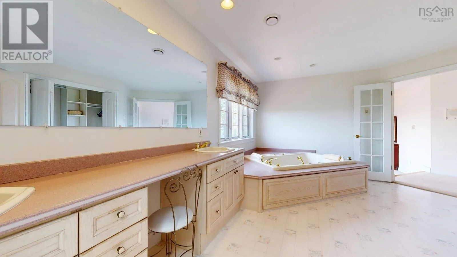 1608 Brow Of Mountain Road