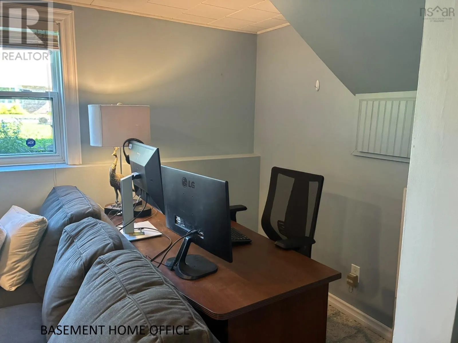 22 CEDAR Crescent