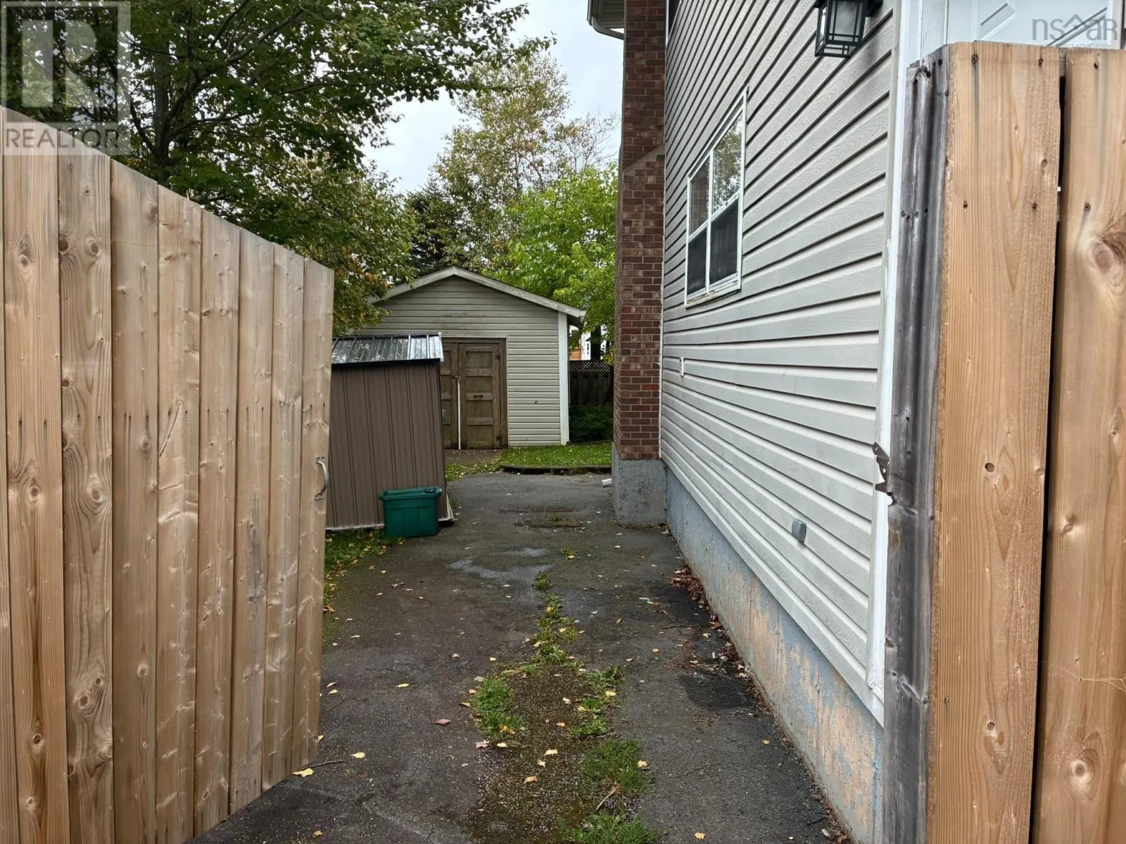 22 CEDAR Crescent