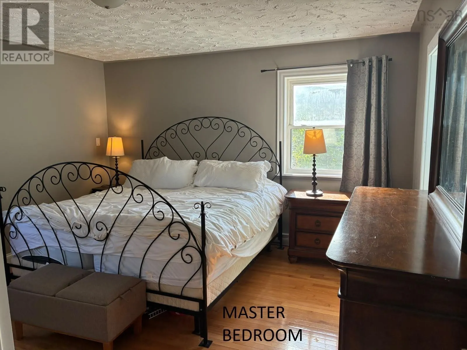22 CEDAR Crescent