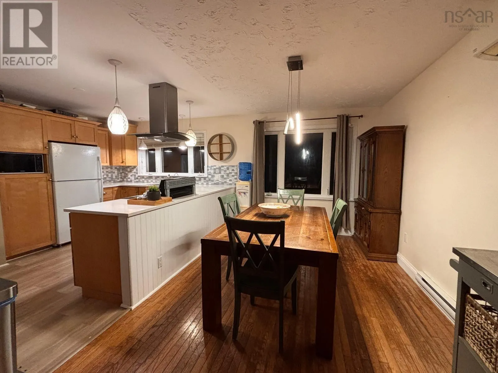 22 CEDAR Crescent