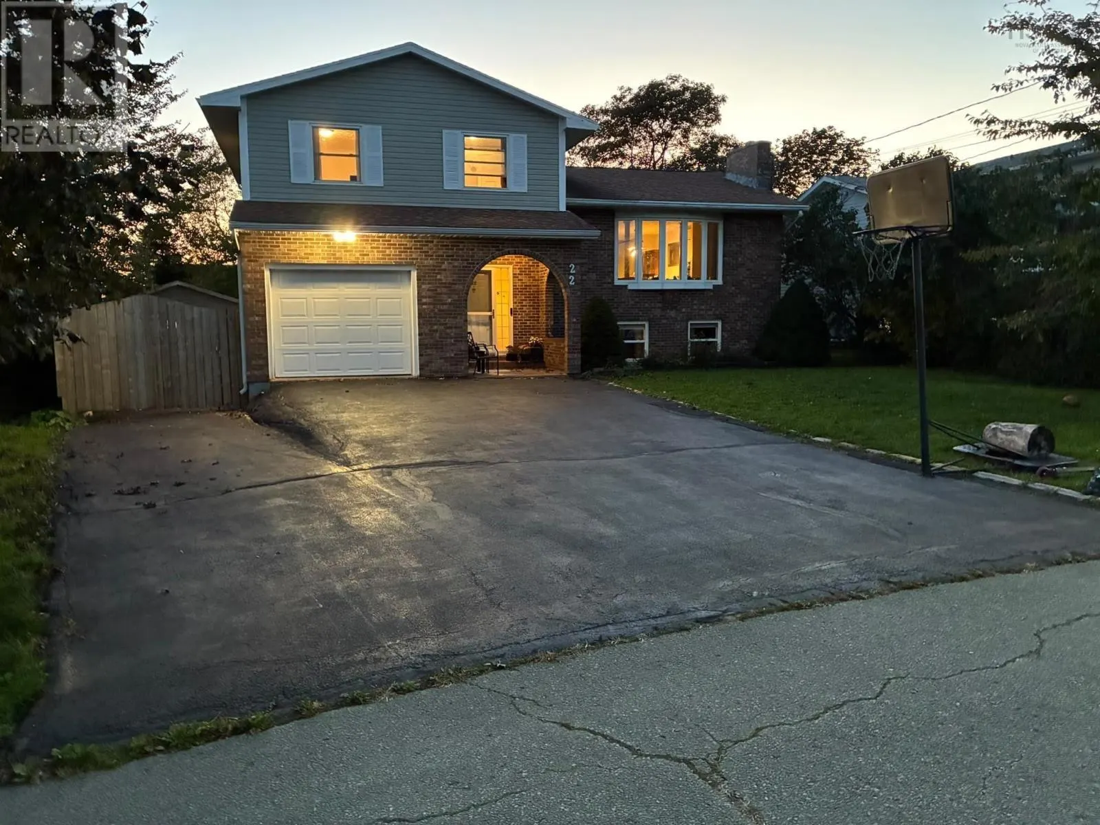 22 CEDAR Crescent