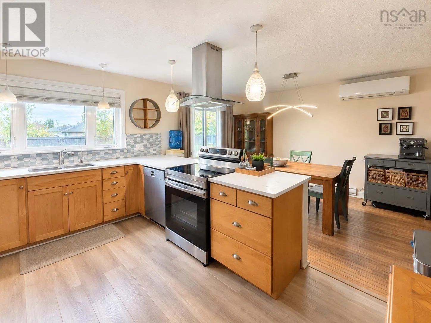 22 CEDAR Crescent