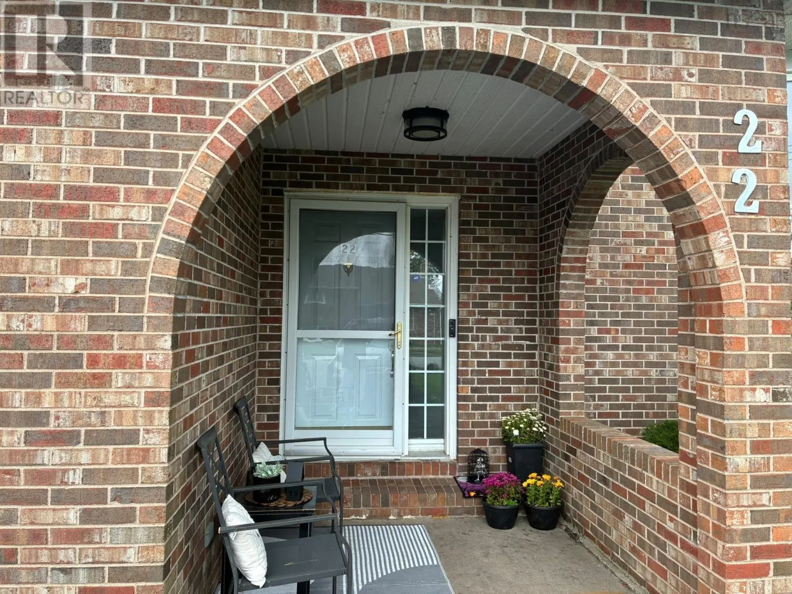 22 CEDAR Crescent