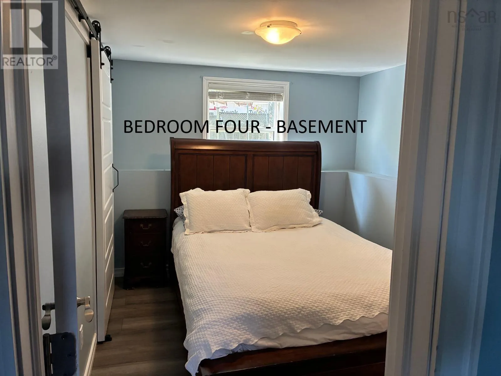 22 CEDAR Crescent