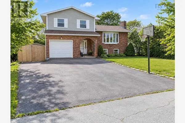 22 CEDAR Crescent