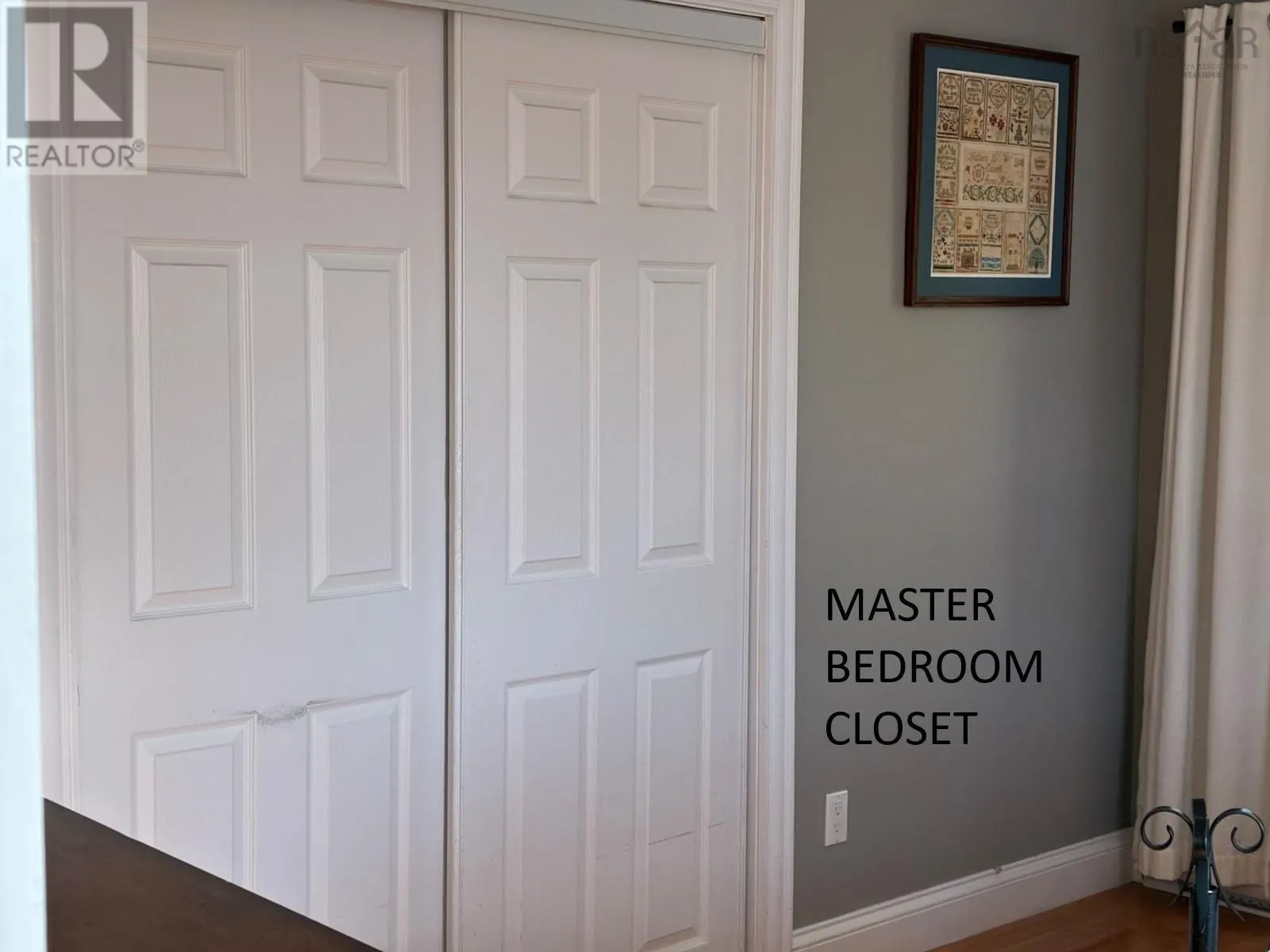 22 CEDAR Crescent