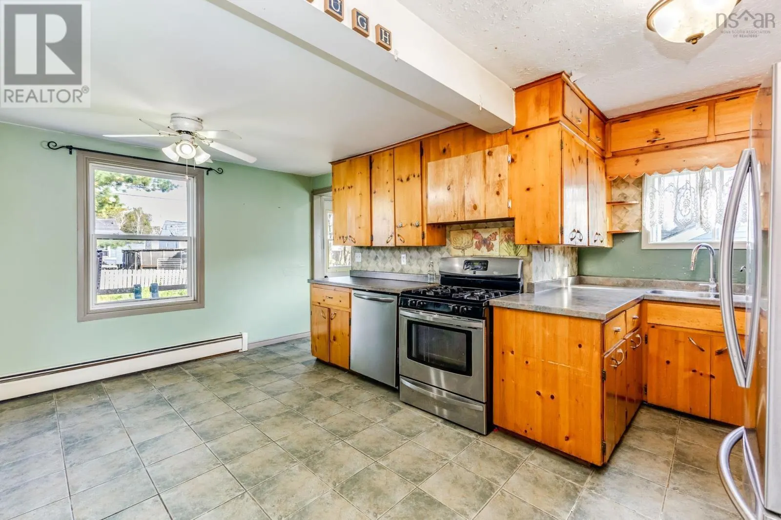 76 Poplar Street