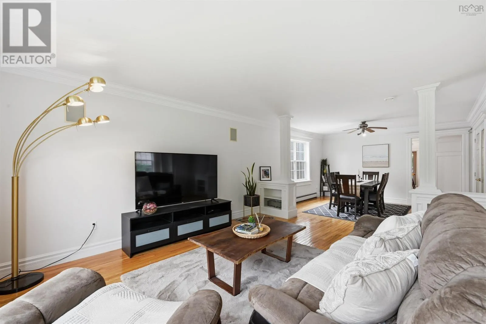 5743 Southwood Drive