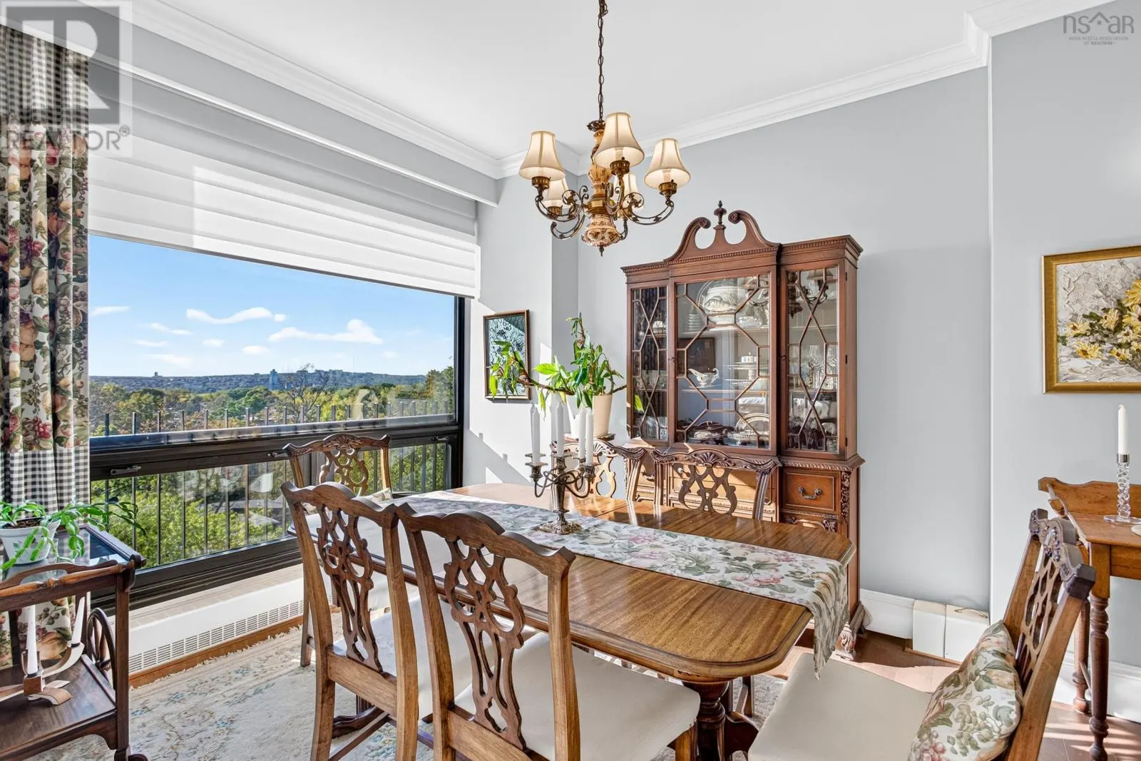 701 6095 Coburg Road
